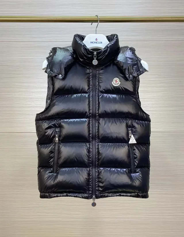 Moncler bormes down vest black