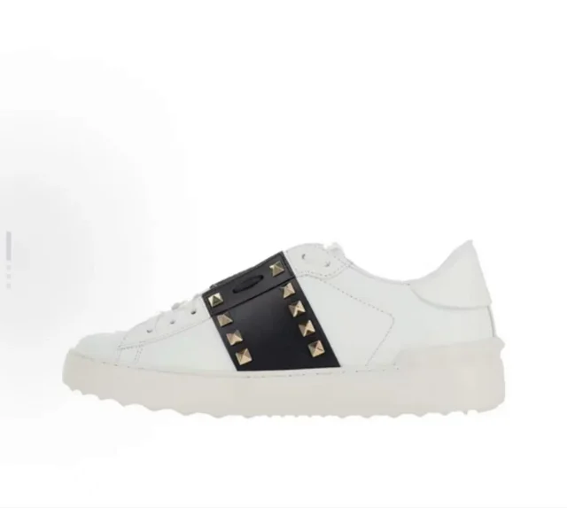 Valentino Garavani | Women Rockstud Untitled
