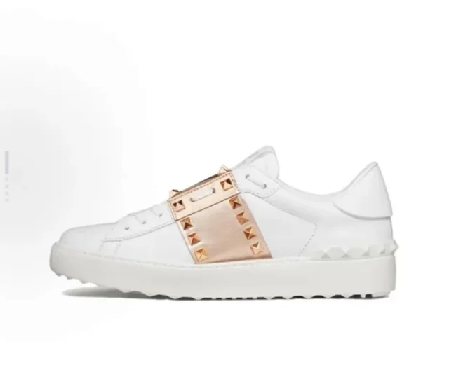 Valentino Garavani | Women Rockstud Untitled