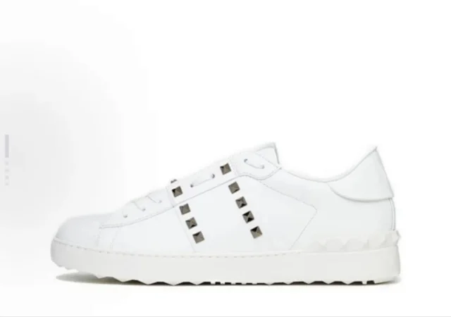 Valentino Garavani | Women Rockstud Untitled