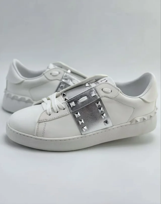 Valentino Garavani | Women Rockstud Untitled