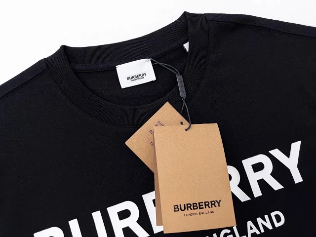 Burberry t-shirt