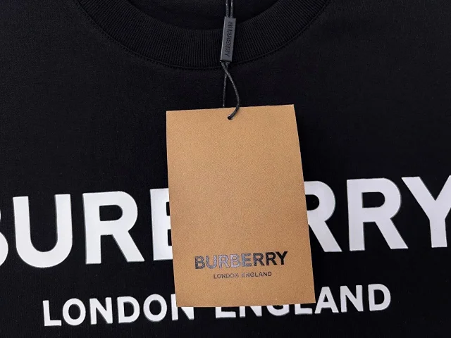 Burberry t-shirt