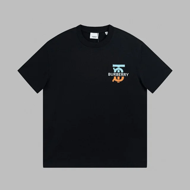 Burberry t-shirt