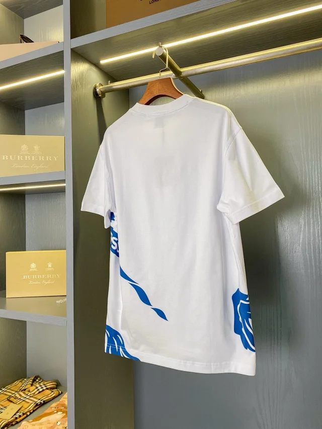Burberry t-shirt