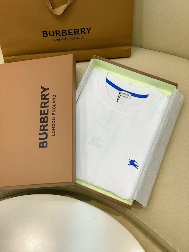 Burberry t-shirt